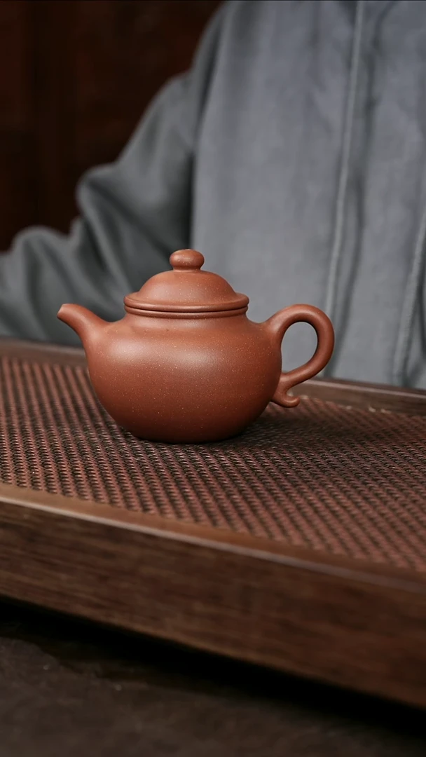 茶壶紫砂底槽清莲子