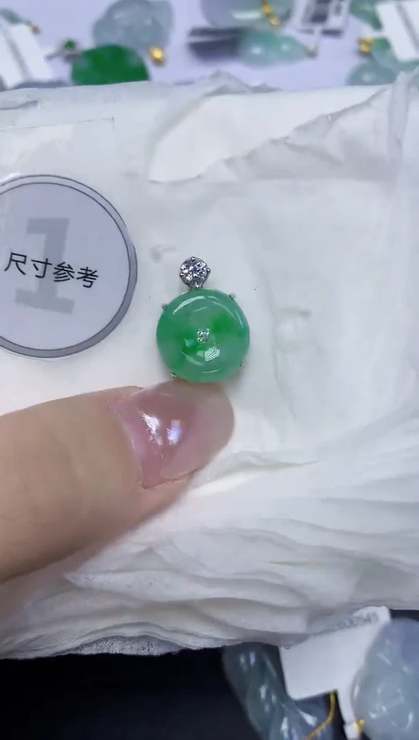 颈饰未镶嵌翡翠天然缅甸翡翠A货多样性发一件