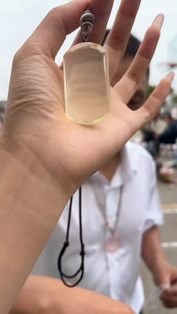 未镶嵌吊坠(赠链)黄晶天然无事牌多样性发一mm