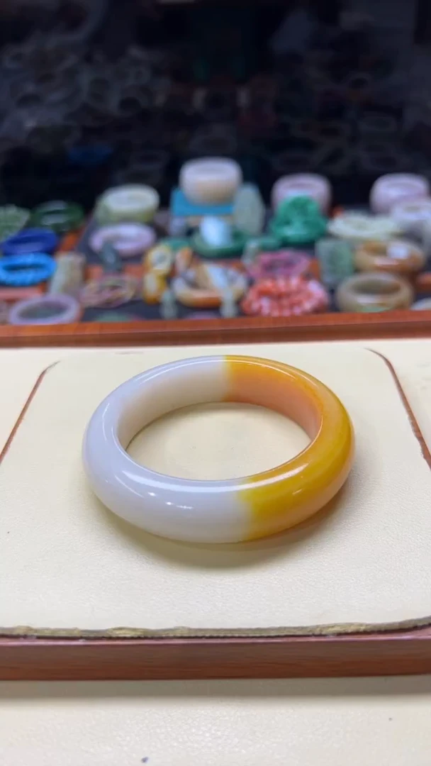 未镶嵌手镯石英质玉?*K258