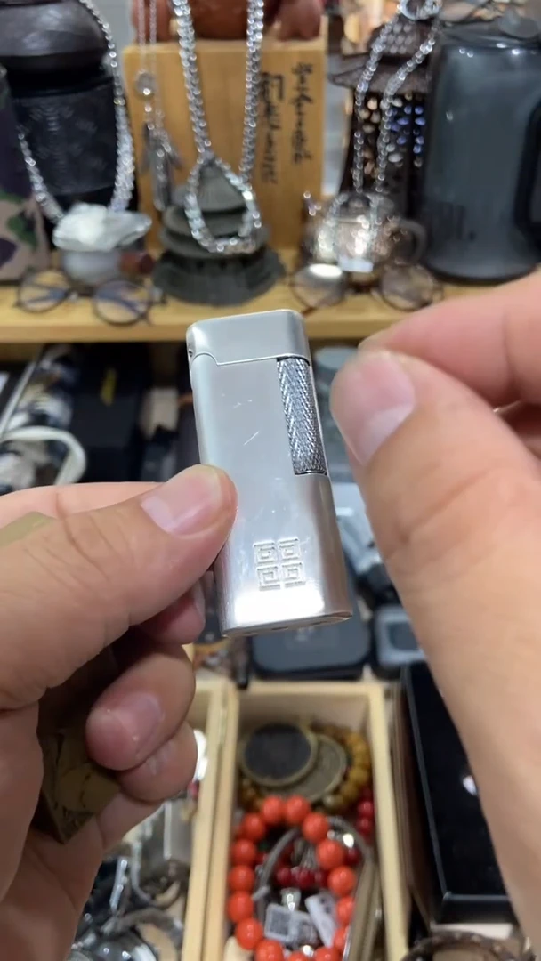 瓷片闪购商品  如图所示