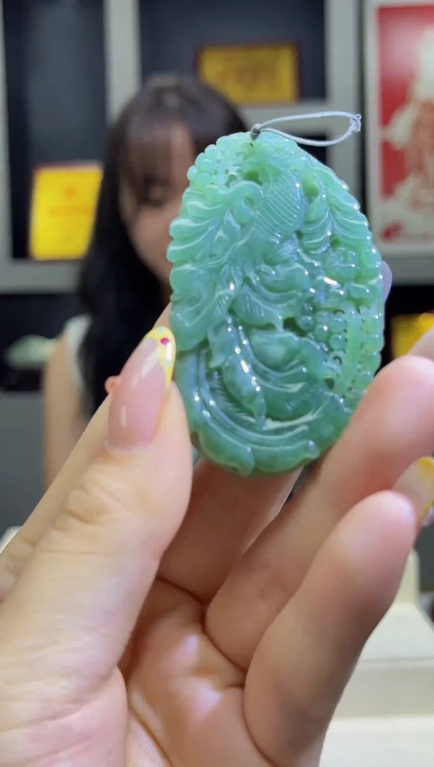 翡翠未镶嵌颈饰MFC08170166