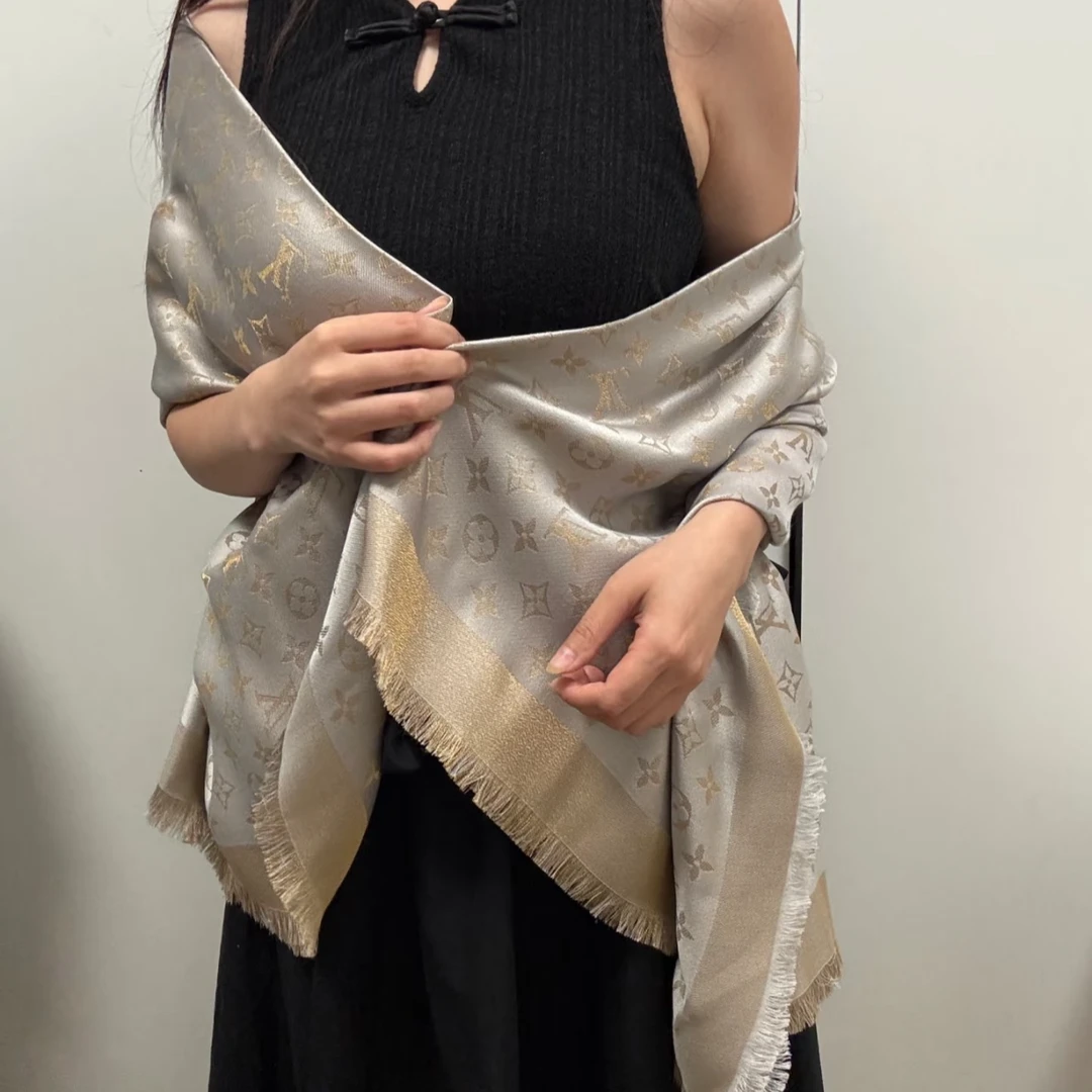 未使用 LouisVuitton/路易威登 花花 SHINE 披肩 灰金色 拼色