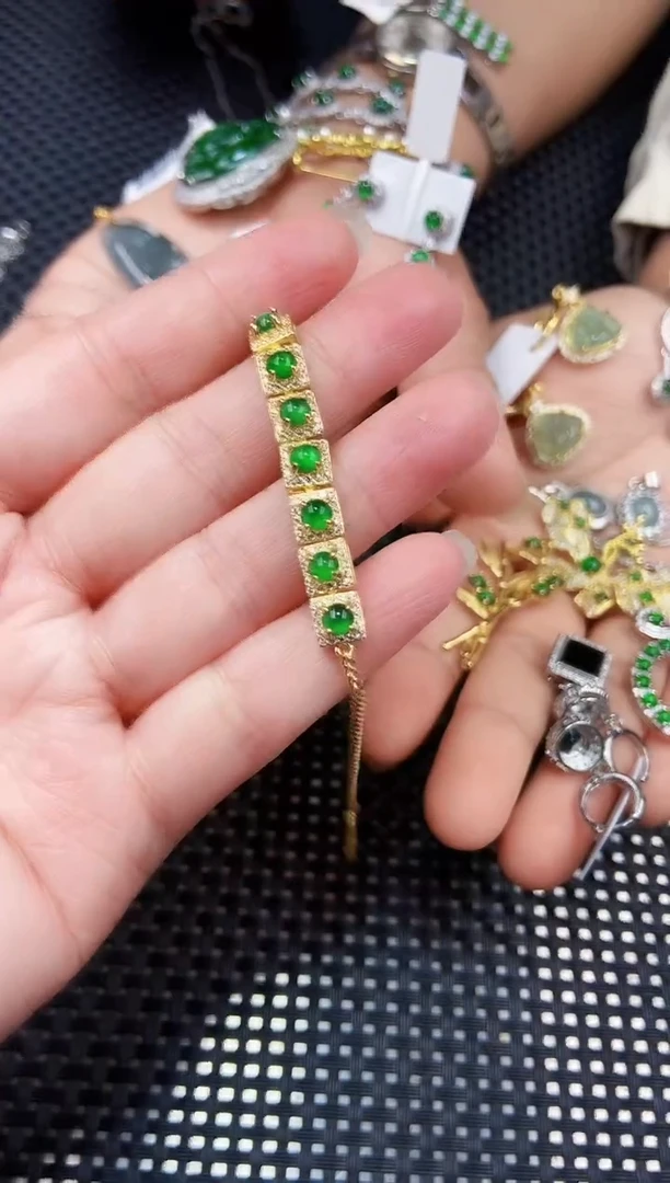 【闪购商品】翡翠手链未镶嵌11111111