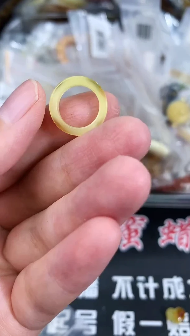 蜜蜡未镶嵌珠宝奇石81