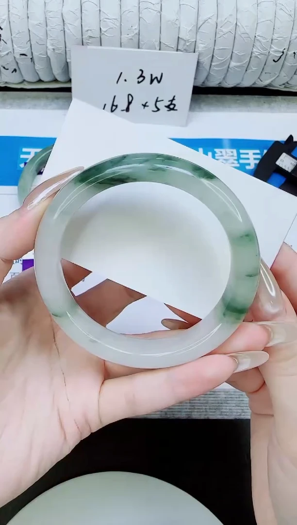 未镶嵌手镯石英质玉155/58