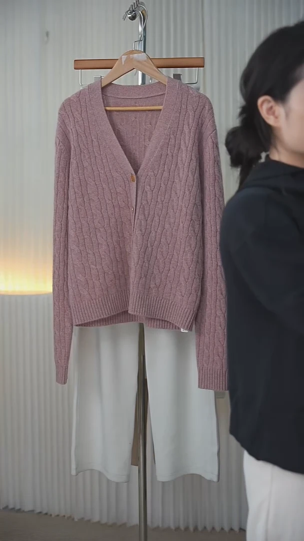 绞花复古针织衫 粉S码