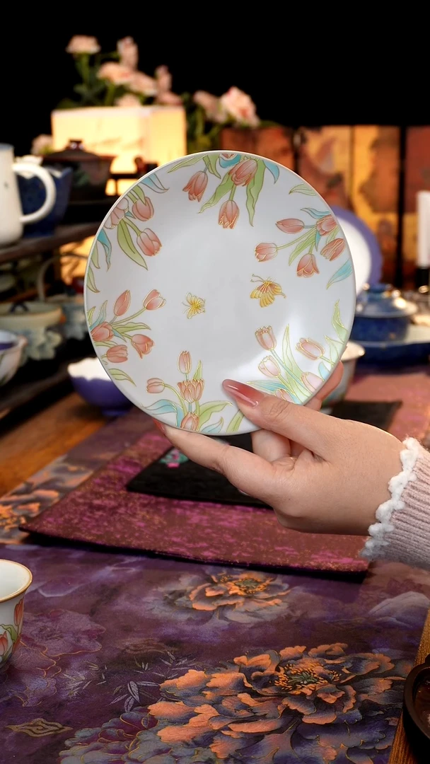 描金郁金香壶承····