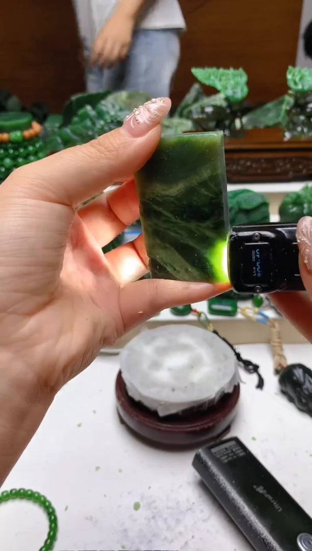 未镶嵌和田玉（碧玉）珠宝半成品随机发货1个