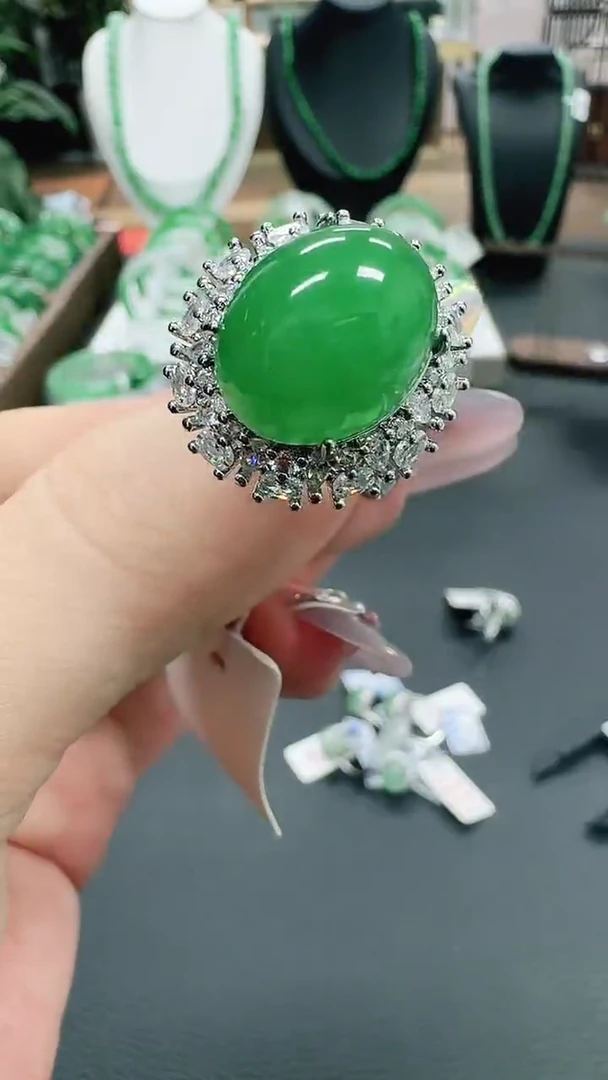 未镶嵌1石英质玉（非洲翠）/0642