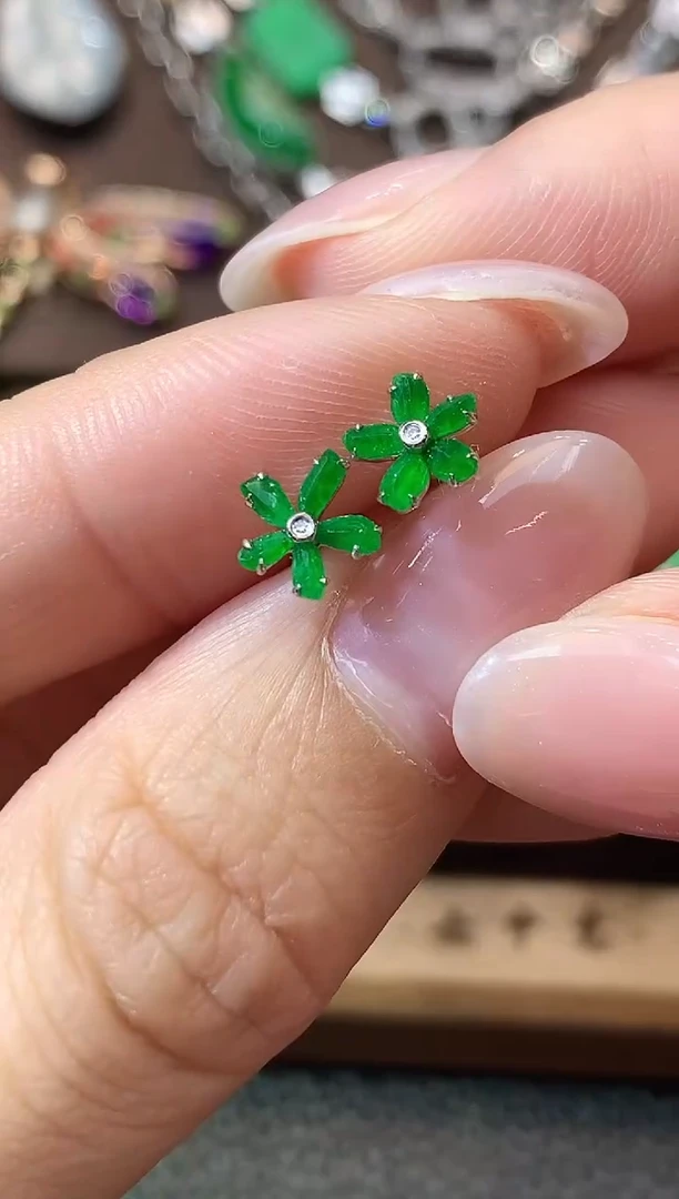 18K金镶嵌翡翠耳饰D3一对