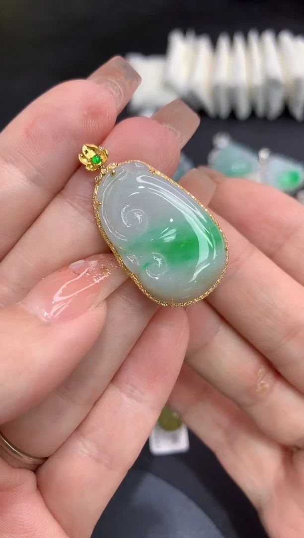 吊坠(不含链)18K金镶嵌翡翠1111111111111111