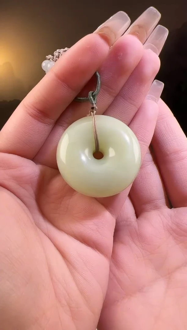 【闪购商品】和田玉颈饰未镶嵌扣6419