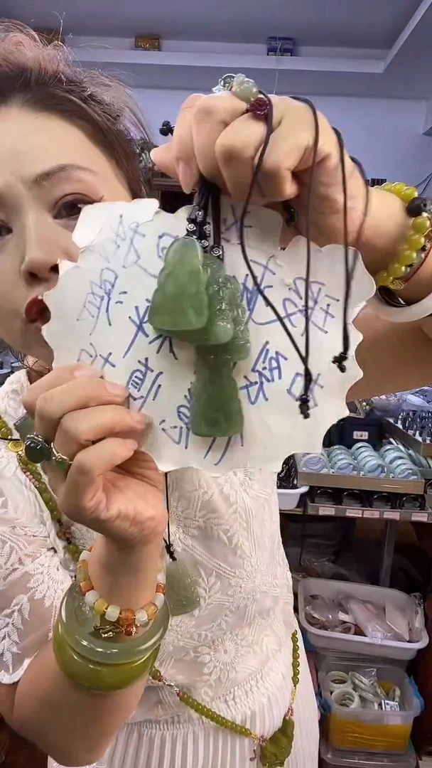未镶嵌蛇纹石玉度母多样性发货其中之一