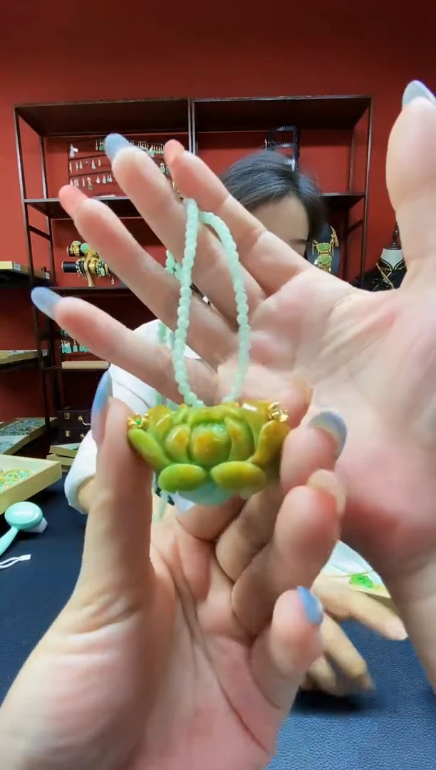 颈饰未镶嵌翡翠吊坠