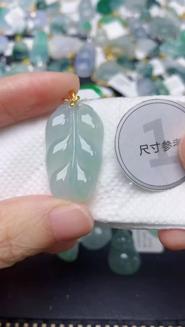 颈饰18K金镶嵌翡翠天然缅甸A货翡翠