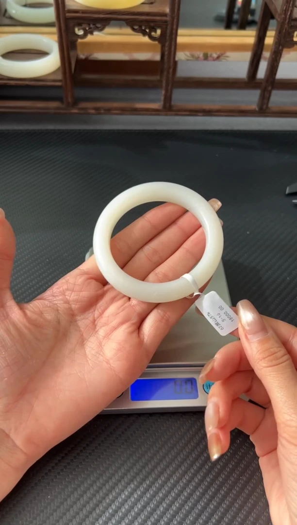 未镶嵌手镯和田玉黑山微色差57k