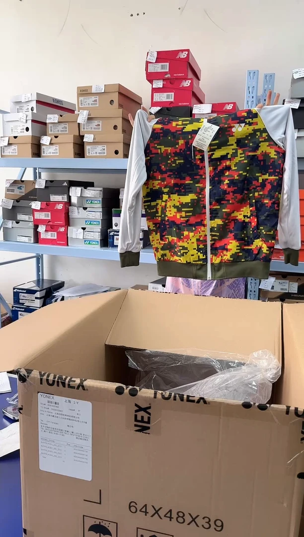 尤尼克斯外套S码序号29