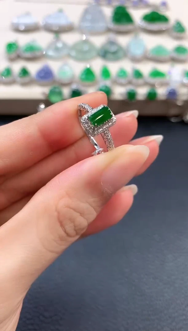 【闪购商品】翡翠戒指18K金镶嵌b37