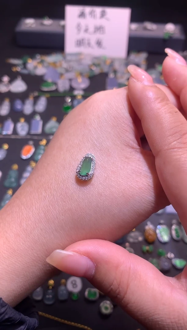 【闪购商品】翡翠吊坠(不含链)银S925镶嵌1