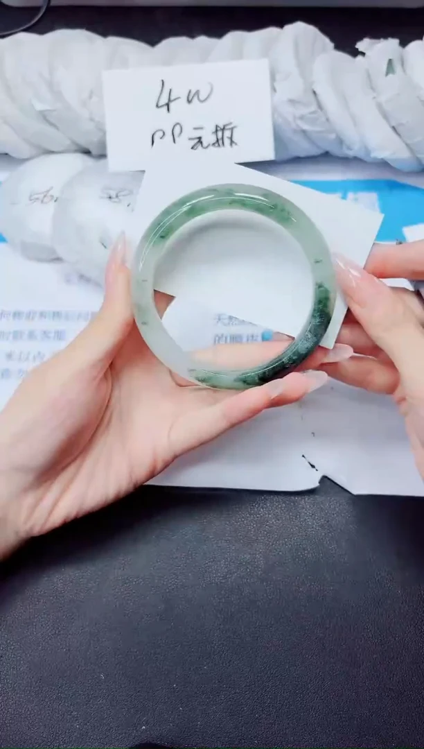 石英质玉手镯未镶嵌118/60