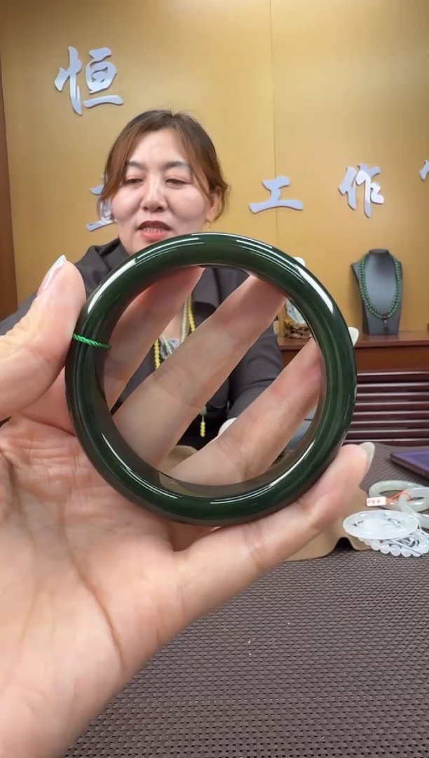 颈饰未镶嵌和田玉手镯59