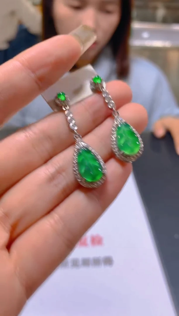 未镶嵌翡翠耳饰多样性发一