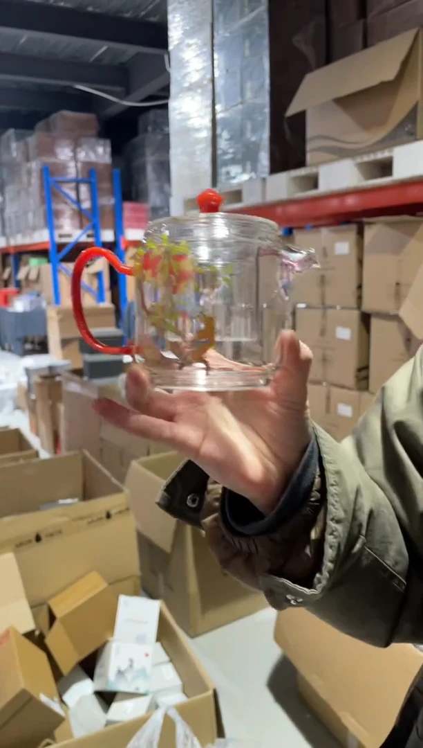 小神奇壶红把石榴花