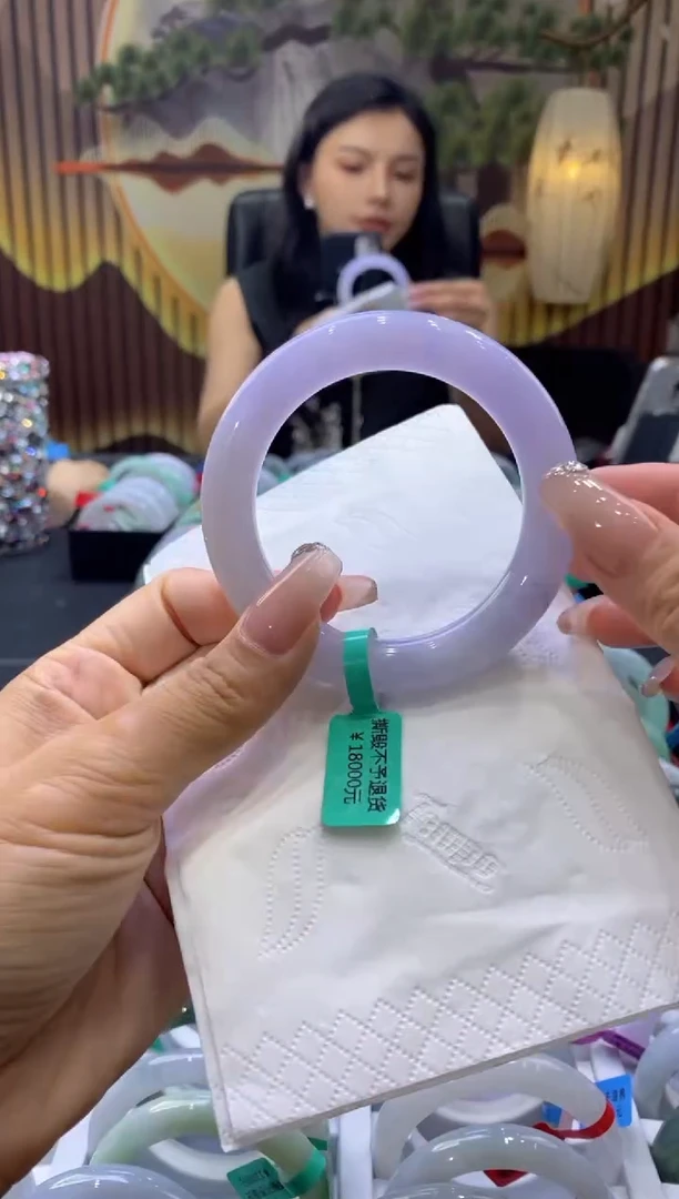 翡翠手镯未镶嵌多人00399