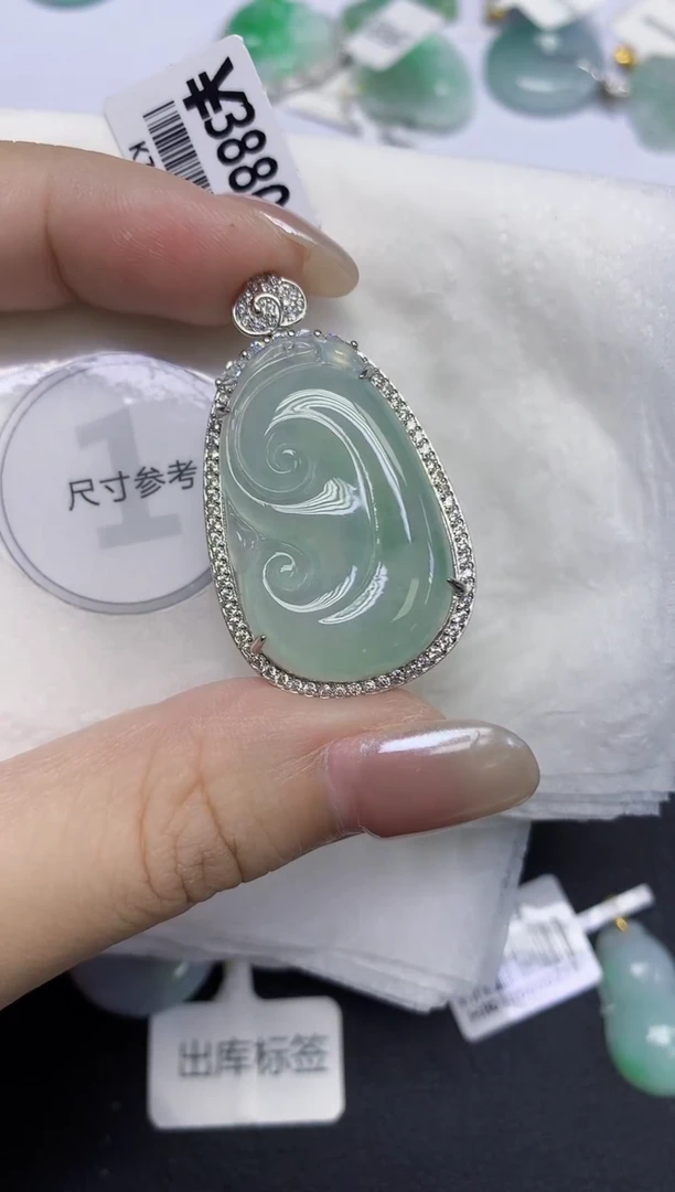 颈饰未镶嵌翡翠天然缅甸翡翠A货多样性发一件