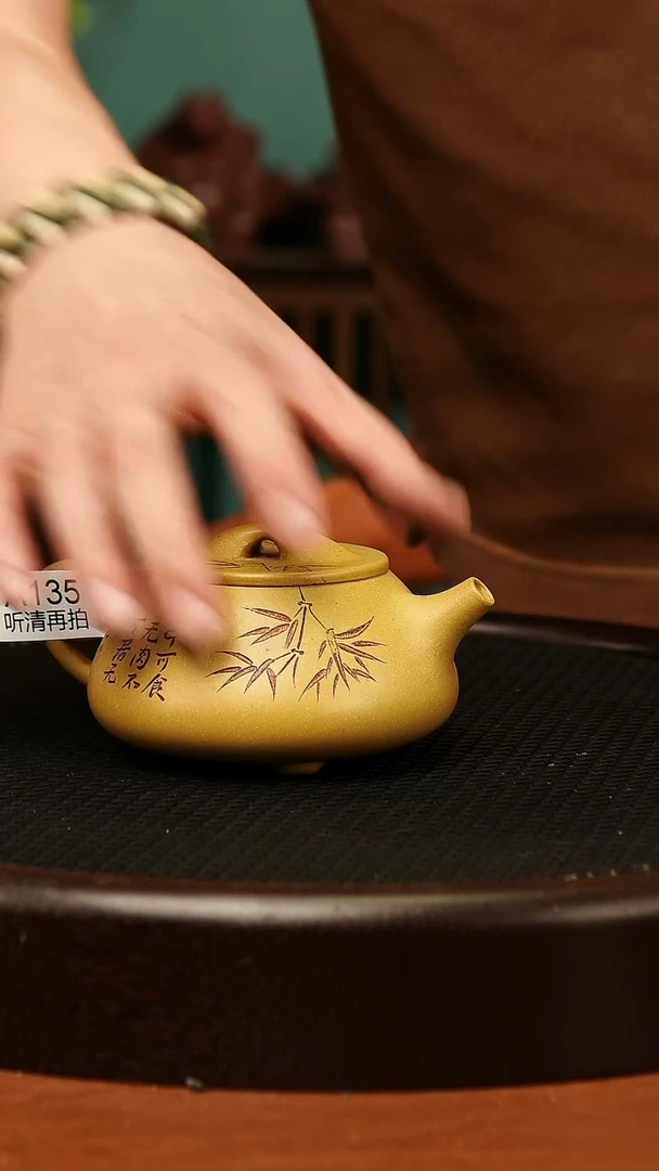 茶壶紫砂135精工高品.亚强制作.景舟石瓢壶200承左右