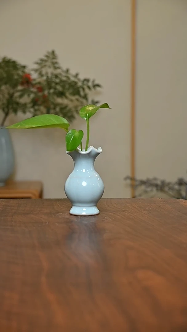 荷叶口瓶 天青 微瑕 朱家汝窑款