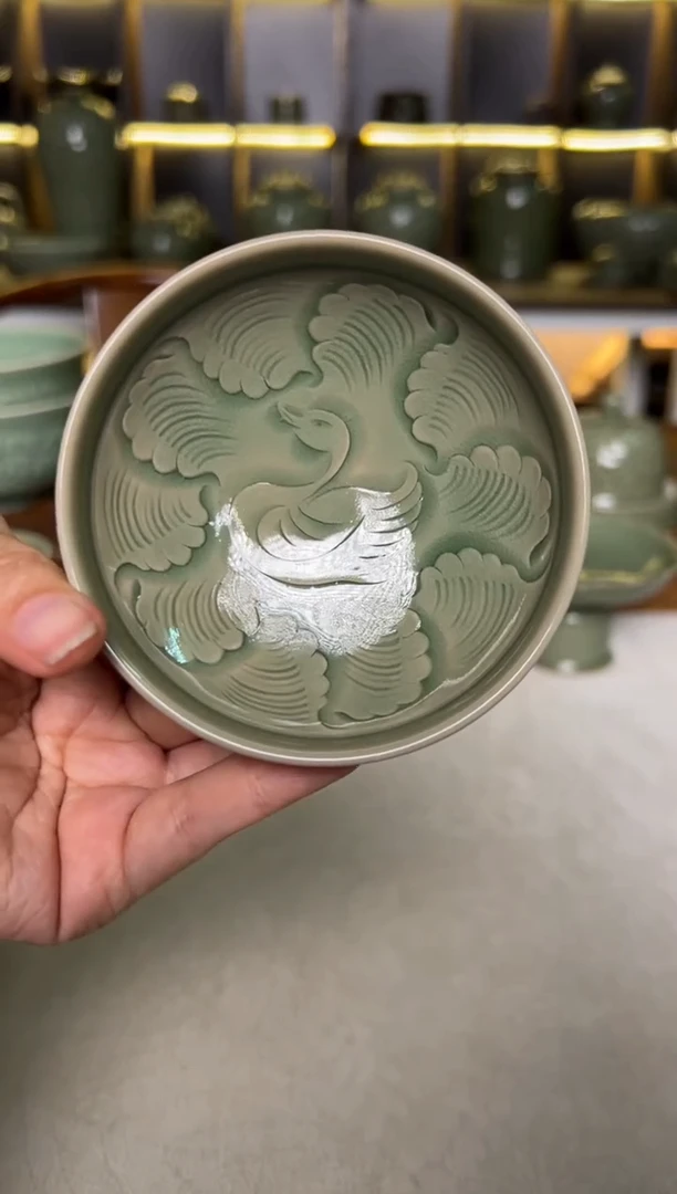 陶瓷耀州窑纯手工内刻海水游鸭普洱杯