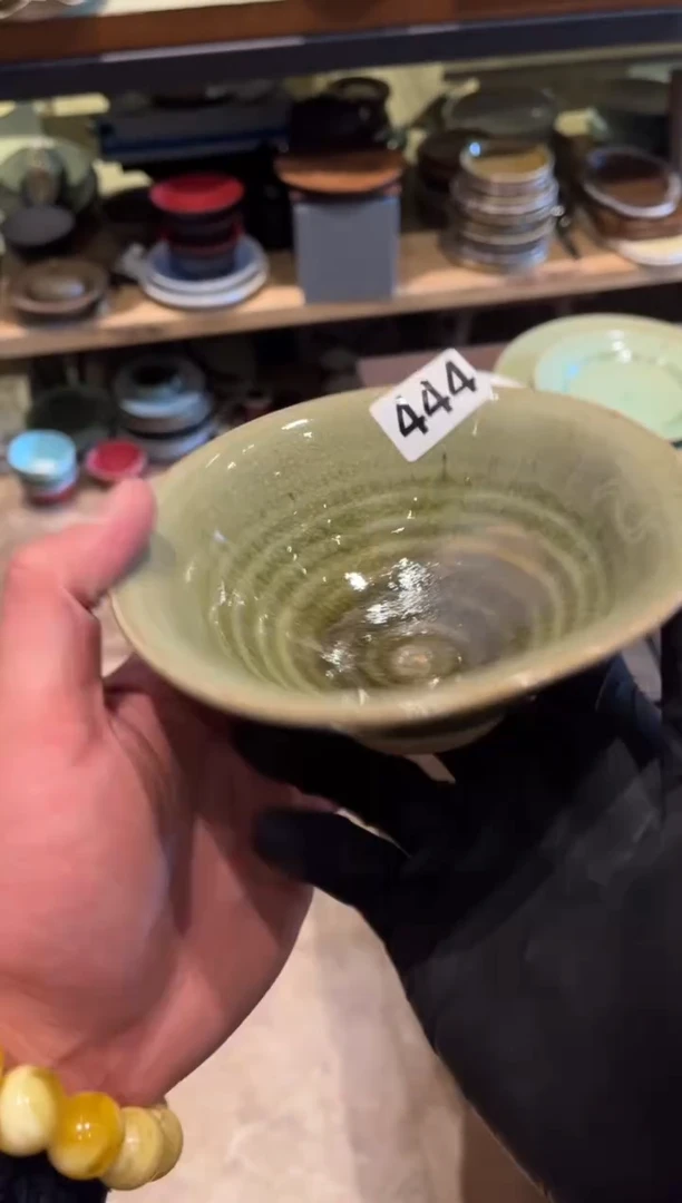 【闪购商品】瓷片444，窑变绿手工荷口碗