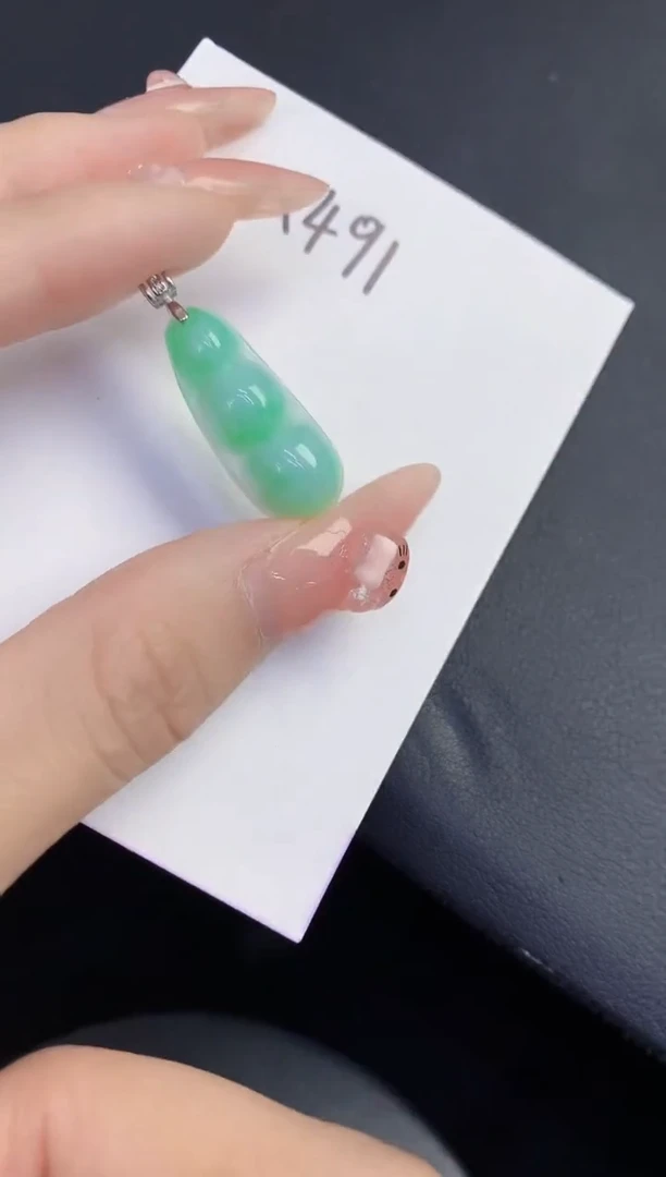 颈饰未镶嵌翡翠缅甸天然翡翠A货