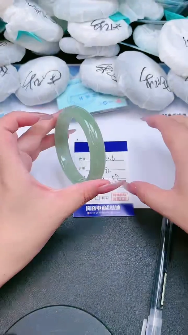 未镶嵌手镯石英质玉23T136-58