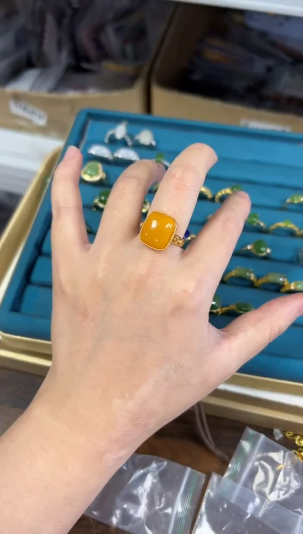 银S925镶嵌蜜蜡戒指蜜蜡大方戒银镶嵌款戒指[6250]