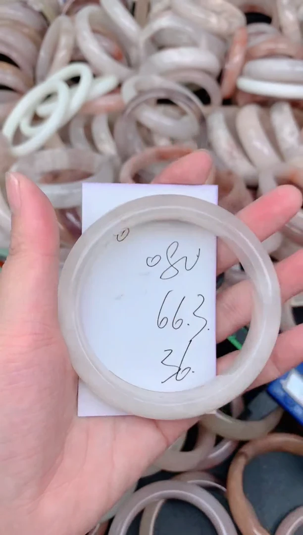 未镶嵌手镯石英质玉080