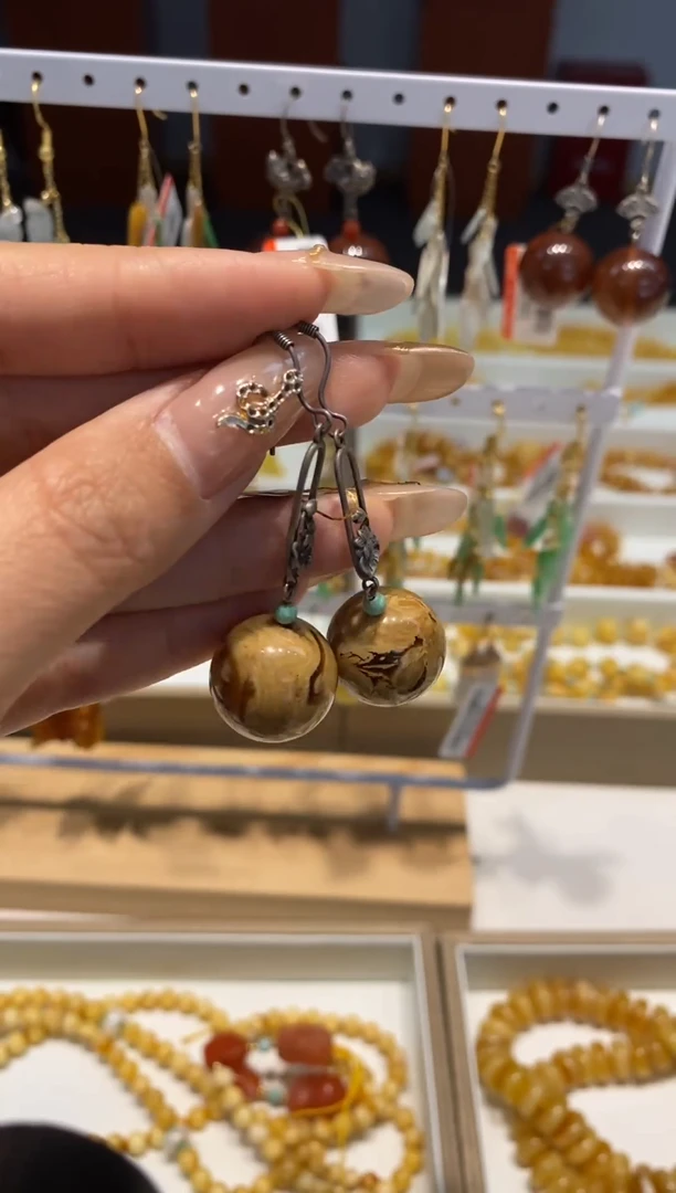 【闪购商品】琥珀耳饰银S925镶嵌耳饰