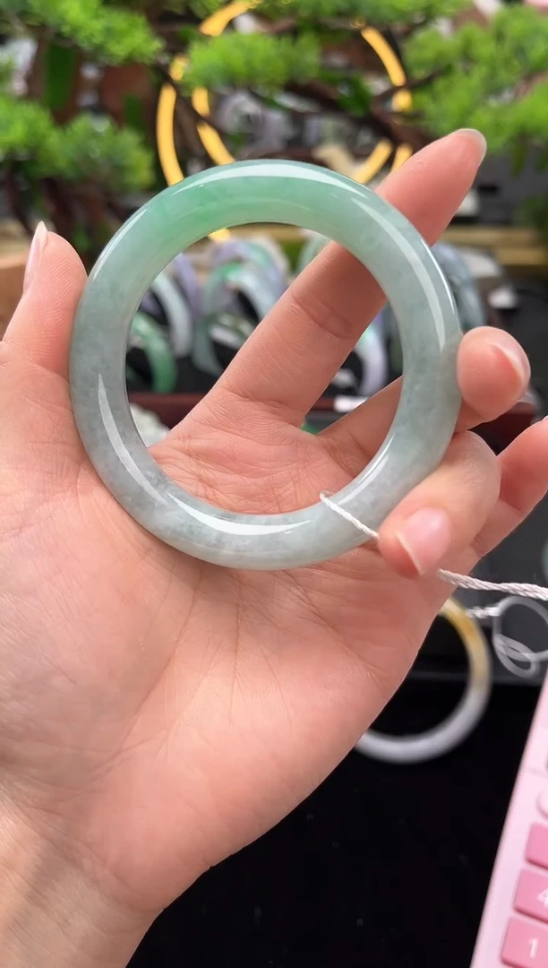 未镶嵌手镯翡翠手镯