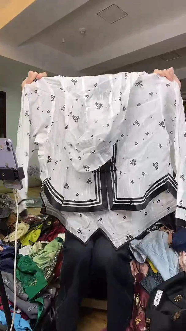 防晒       M码       80-130斤（福利）