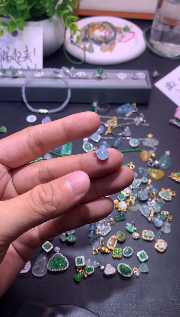 翡翠银S925镶嵌吊坠(不含链)阿***呆1