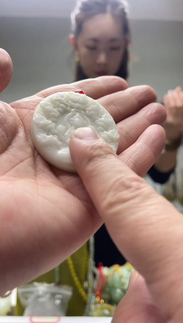 未镶嵌岫玉颈饰·