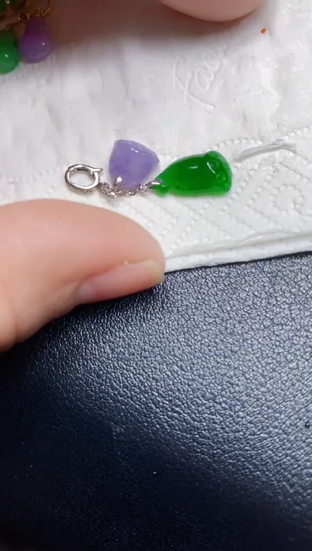 颈饰18K金镶嵌翡翠莲蓬