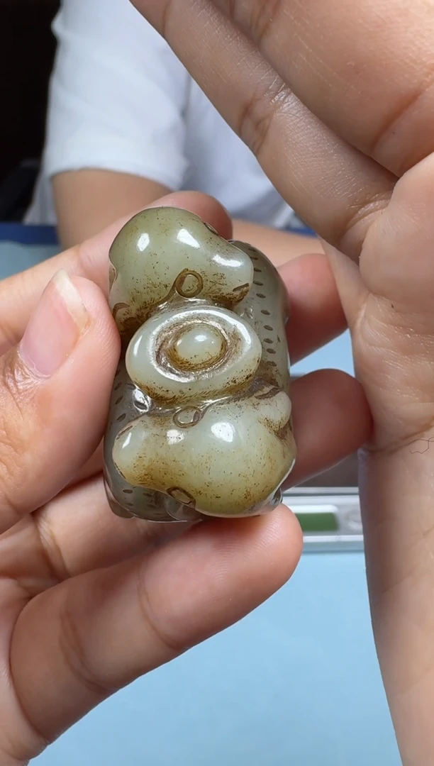 和田玉未镶嵌颈饰1