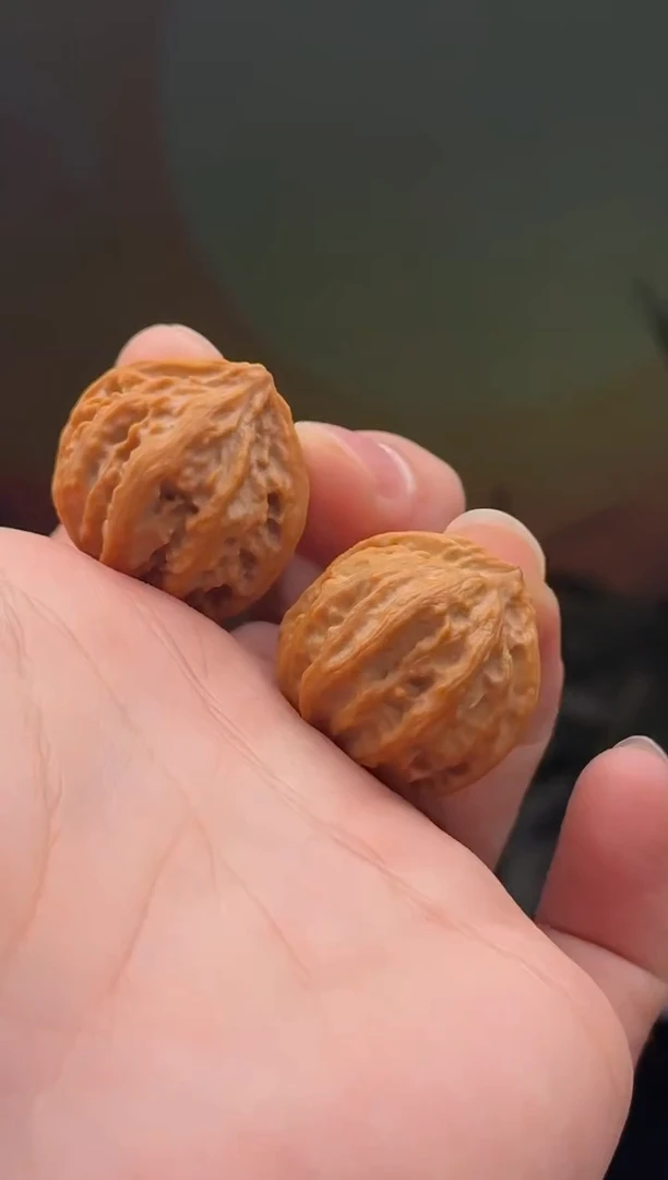 【闪购商品】文玩核桃吊坠小秋子一对（小手捻）