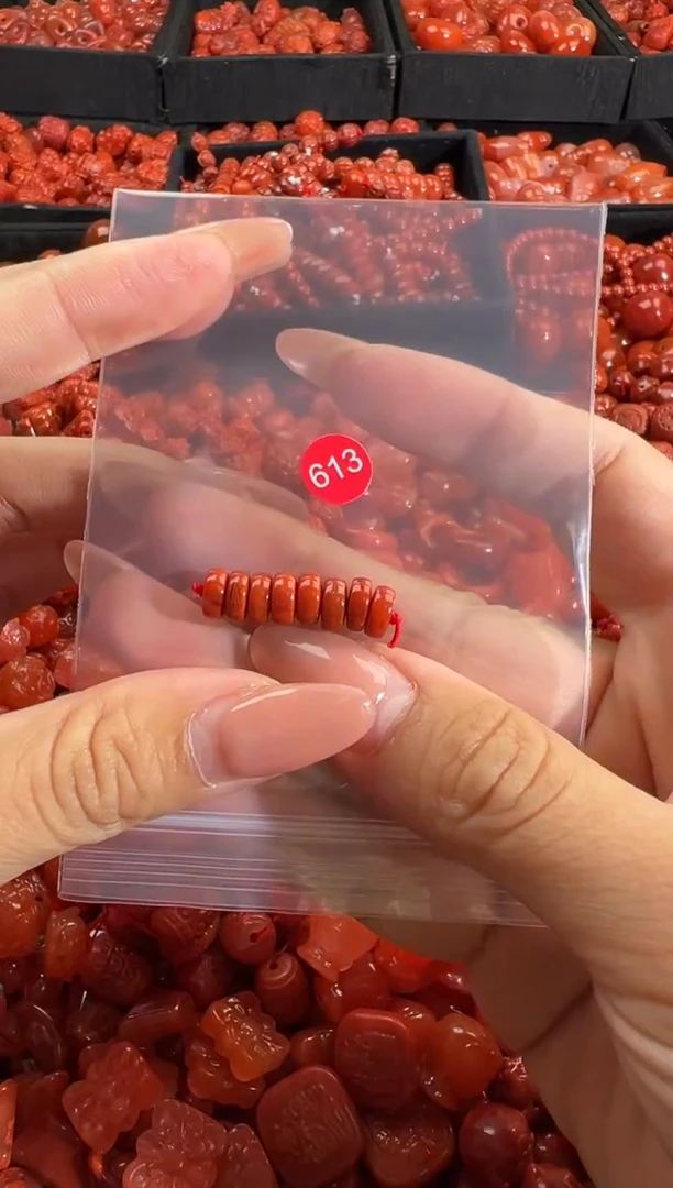 南红玛瑙未镶嵌颈饰11