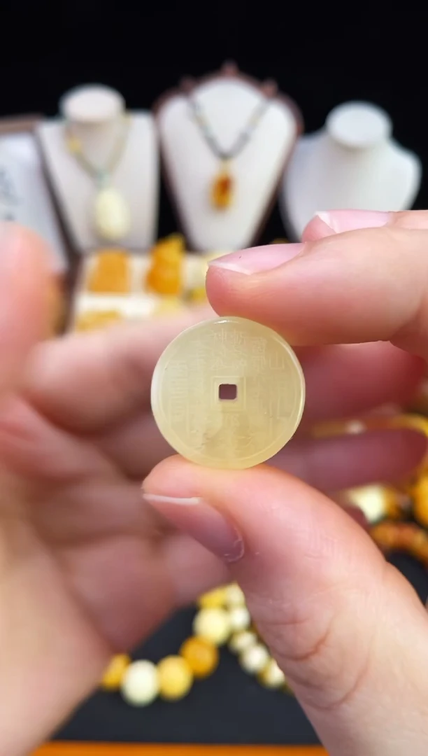 琥珀未镶嵌珠宝奇石柒月