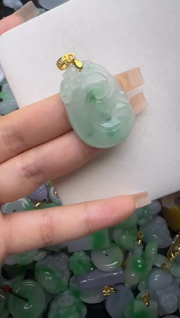 翡翠未镶嵌颈饰天然缅甸翡翠吊坠