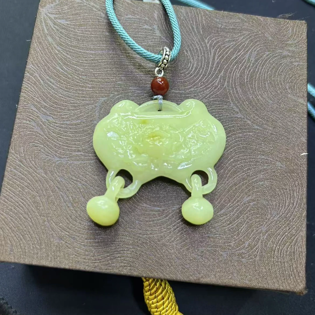 岫玉牡丹花锁平安锁 镂空工艺 （多样性发货发一件）